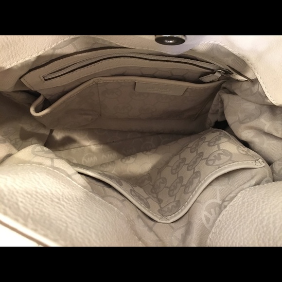 Michael Kors Bag - Picture 4 of 9